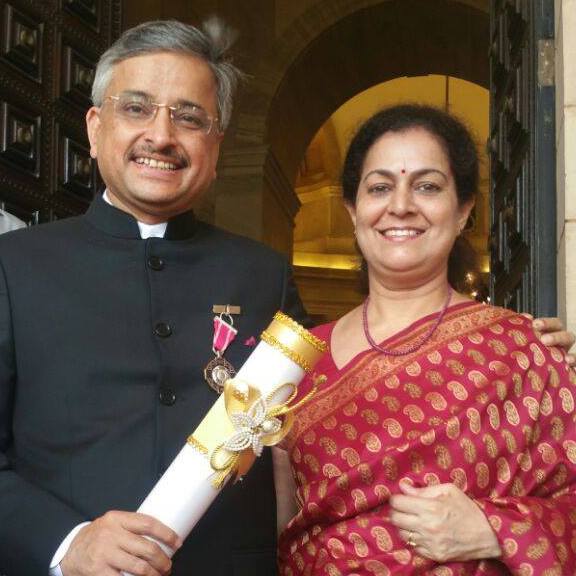 Dr Randeep Guleria with his wife