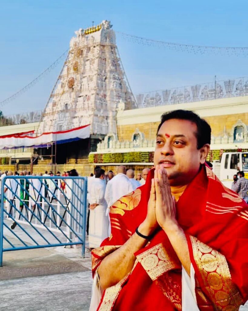 Sambit Patra visits temples