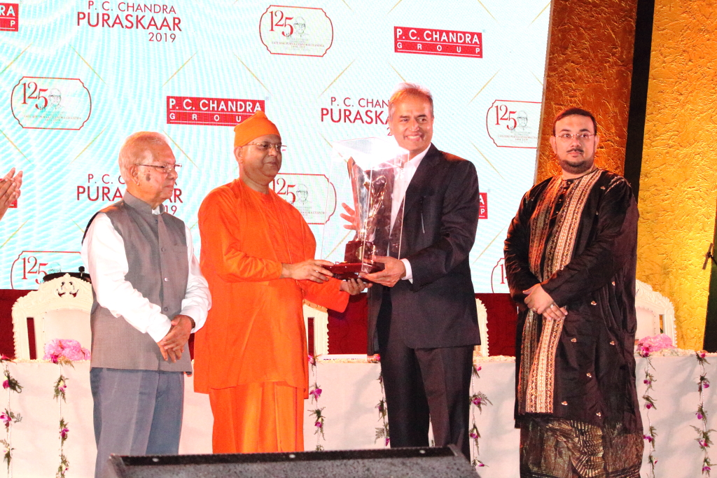 Dr Devi Prasad Shetty received PC Chandra Award