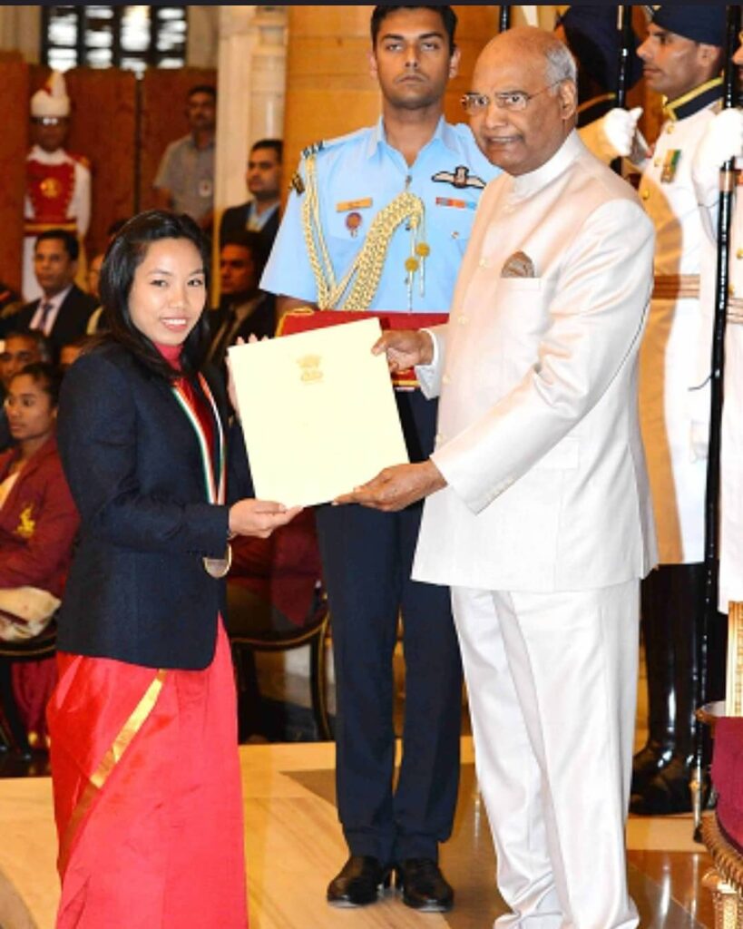 Saikhom Mirabai Chanu received Padma Shri by President Ramnath Kovind