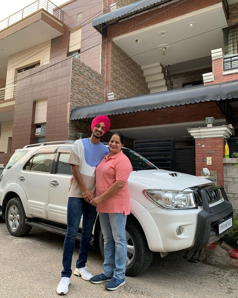 Arshdeep Singh with his mother