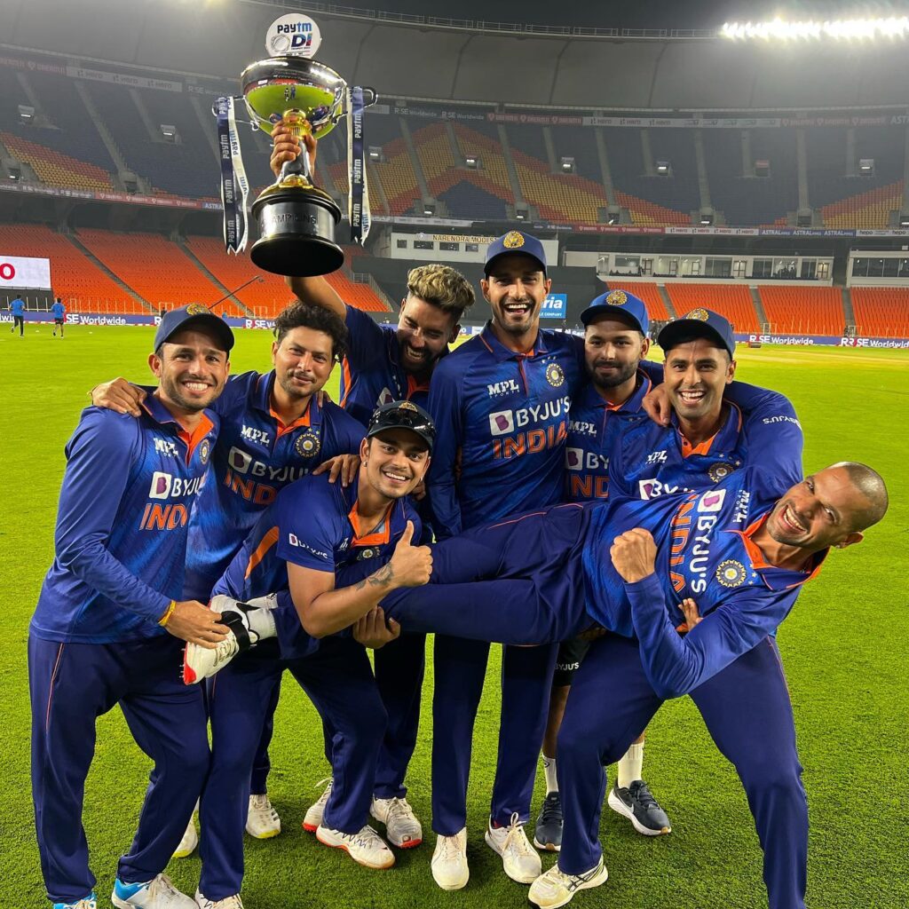 Ishan Kishan with India team victory after match