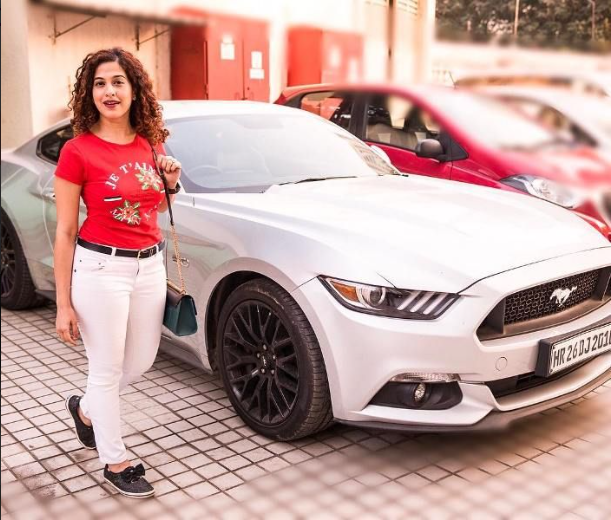 Kamiya Jani with her car Mustang