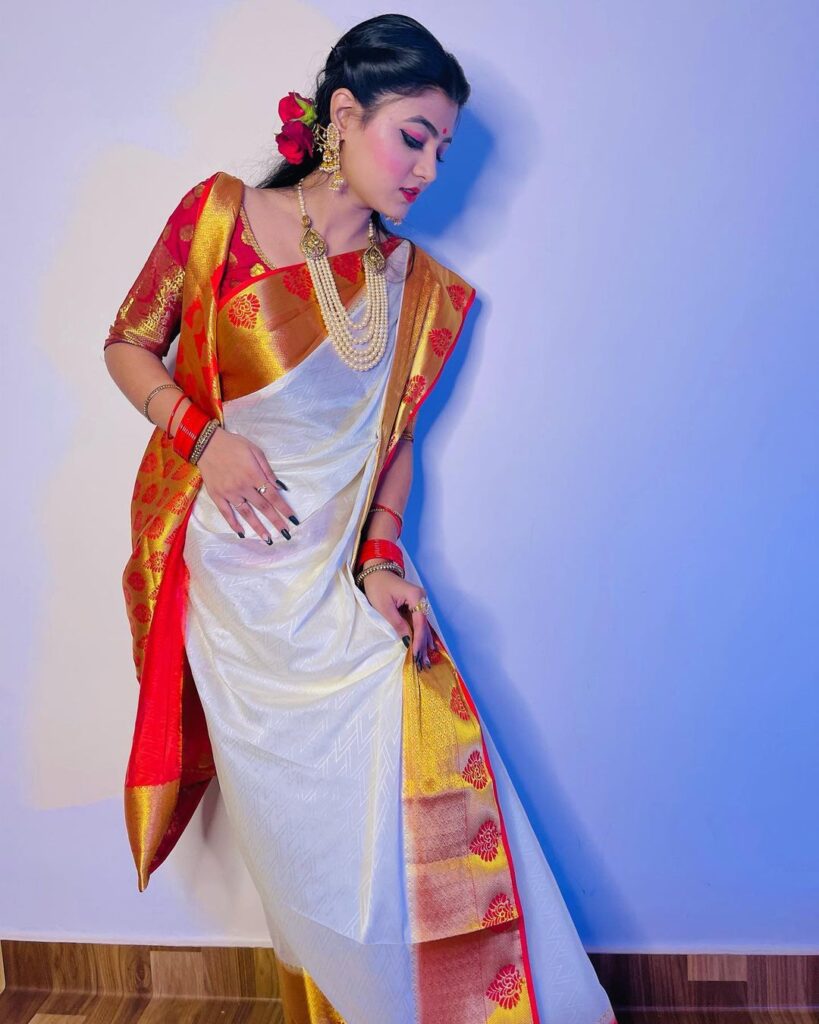 Surbhi wearing traditional dress