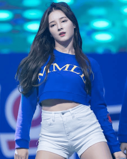 nancy-momoland-dance