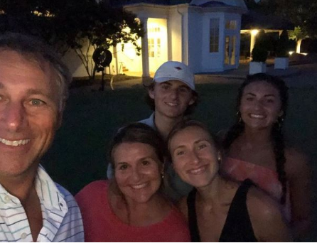 Anna Gore father takes selfie with family