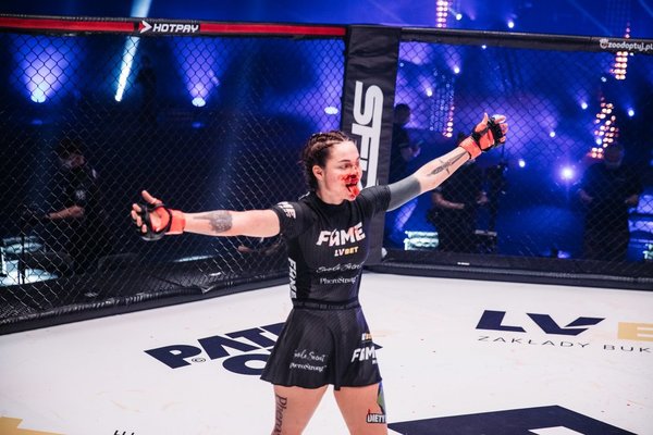Kamila Sogulecka during MMA fight