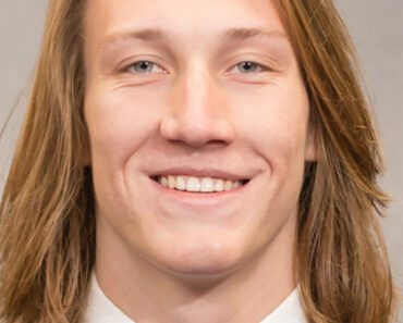 Trevor Lawrence Wiki, Age, Height, Wife, Parents, Ethnicity, Net Worth, Biography & More
