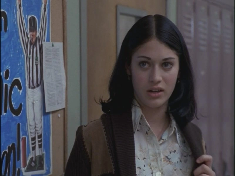 Lizzy Caplan in Freaks and geeks