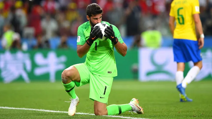 Alisson Becker give tribute to his brother