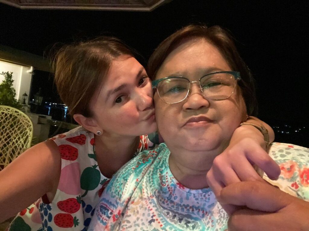 Angelica Panganiban with her mother