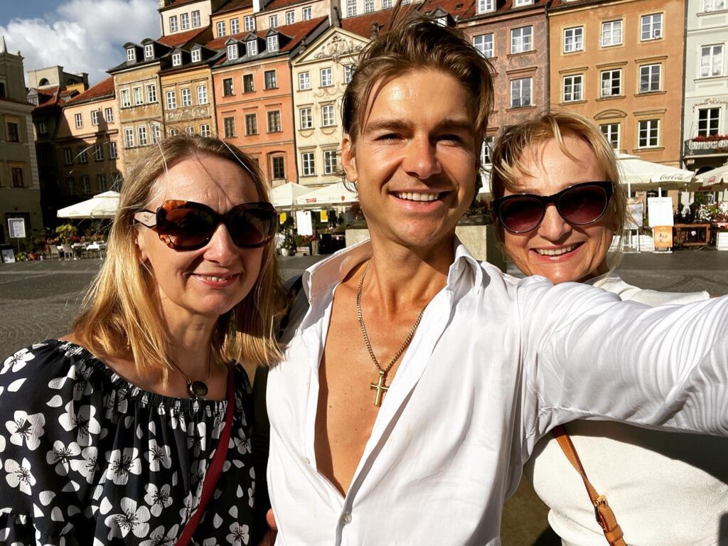 Jeremy with his mother and aunt