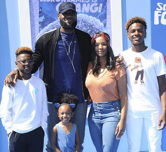 Lebron with his wife and his children