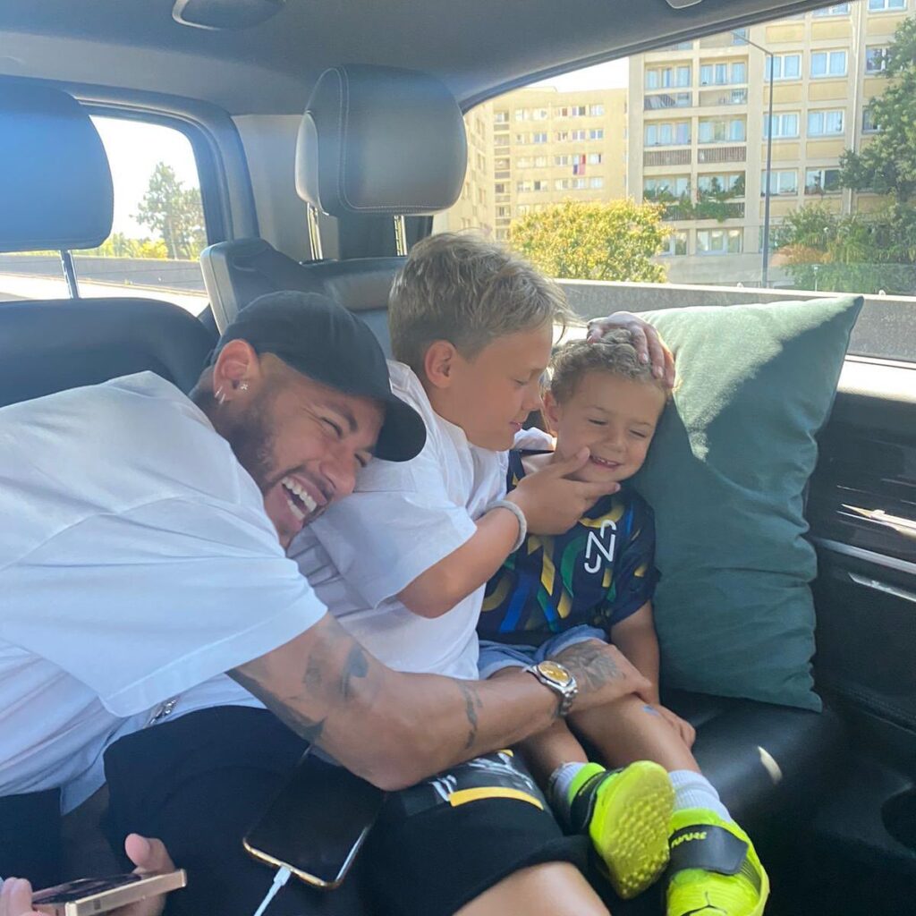 Neymar with his children