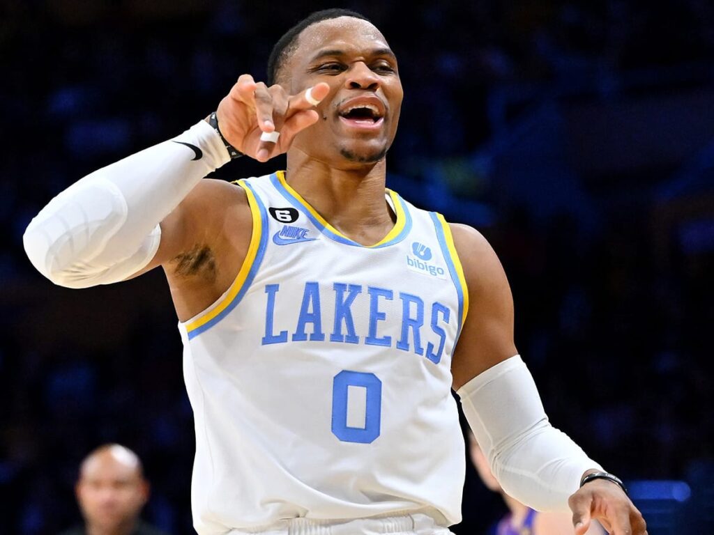 Russell jersey number 0 with Lakers