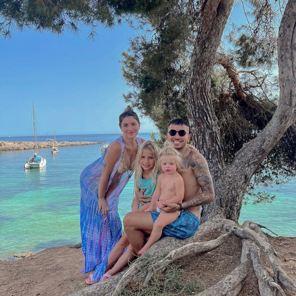 Angel Correa with his Girlfriend and Daughters
