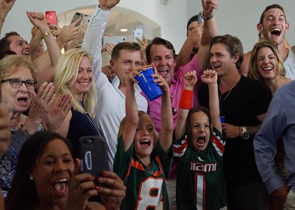 Braxton Berrios Enjoy with his Friends and Girlfriend