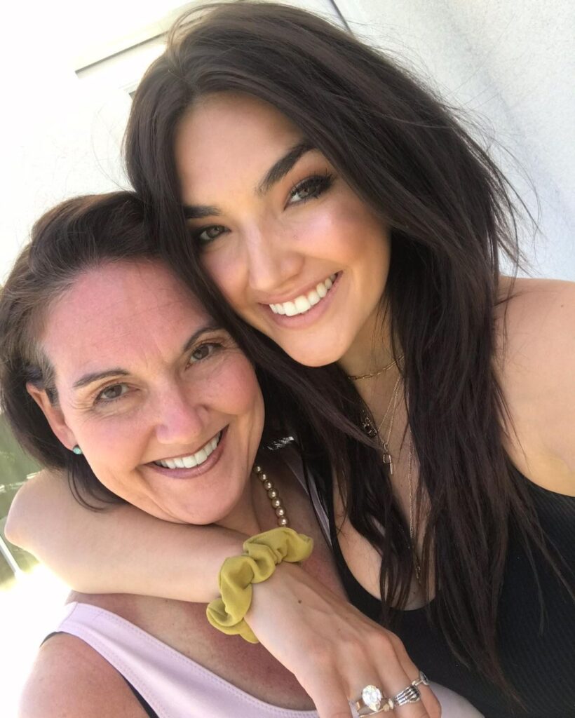 Hailee Lautenbach with her mother