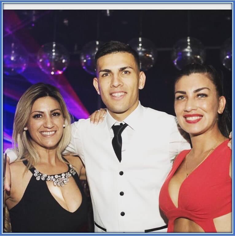 Leandro Paredes with his Sisters