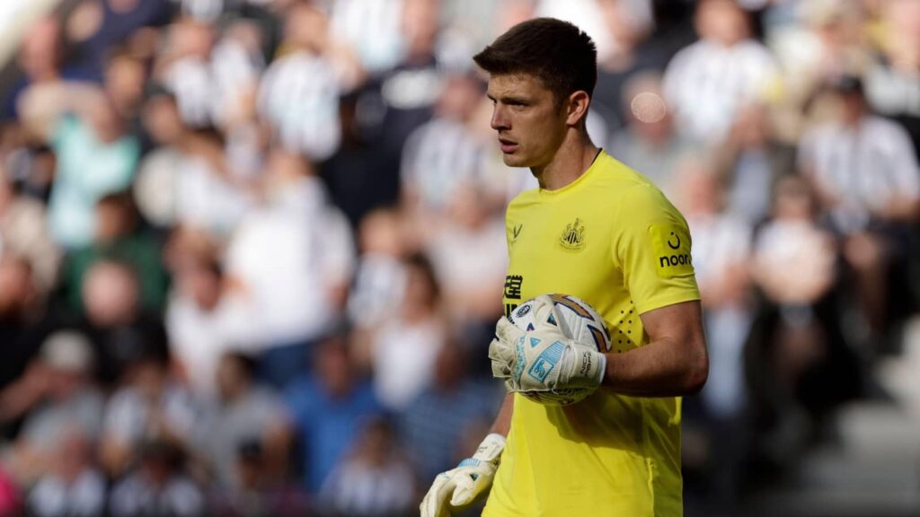 Nick Pope in Manchester city team