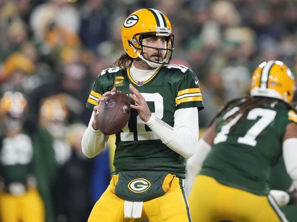 Aaron Rodgers signs 3 years extension deal of 150 million dollars with Packers