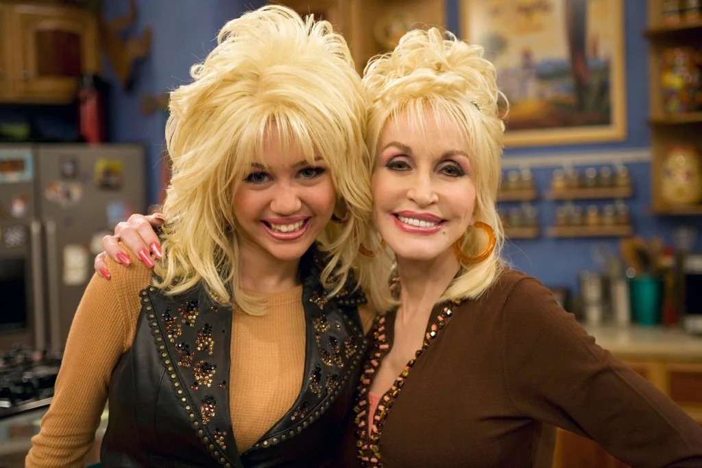 Dolly Parton acted in Hannah Montana as Aunt Dolly