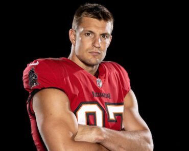 Rob Gronkowski Wiki, Age, Height, Wife, Girlfriend, Family, Career, Stats, Net Worth, Biography & More
