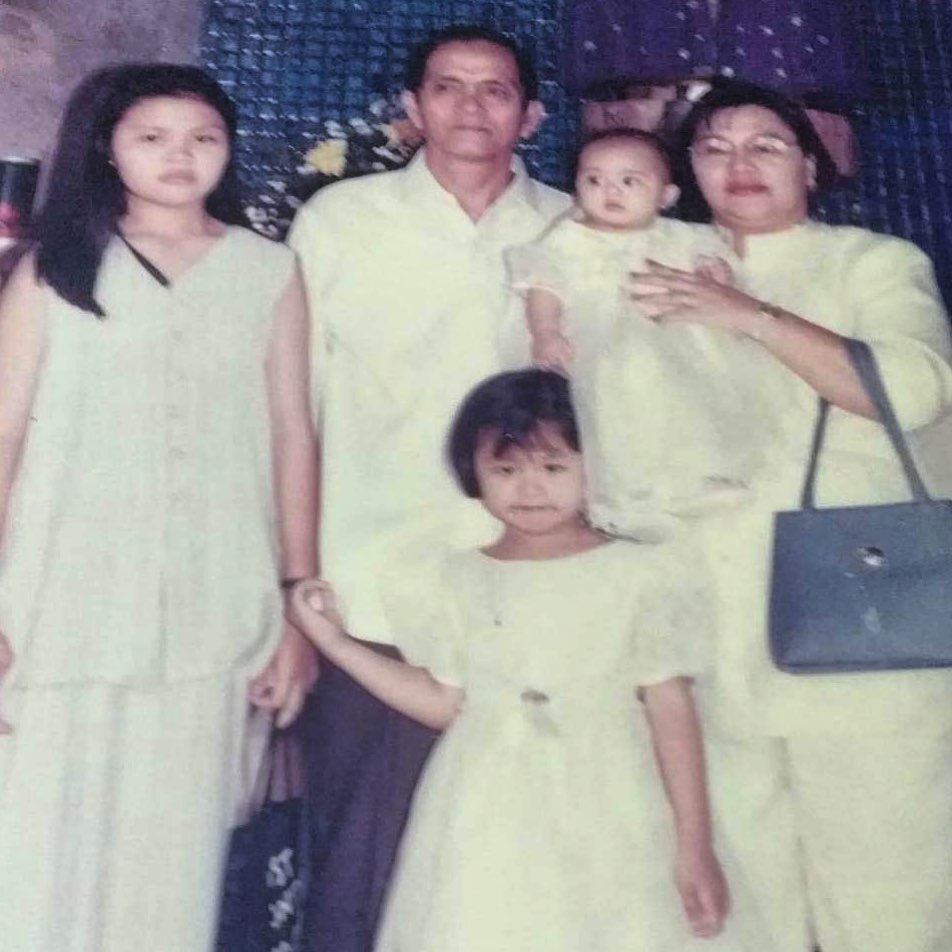 Patty Tiu childhood photo with her parents