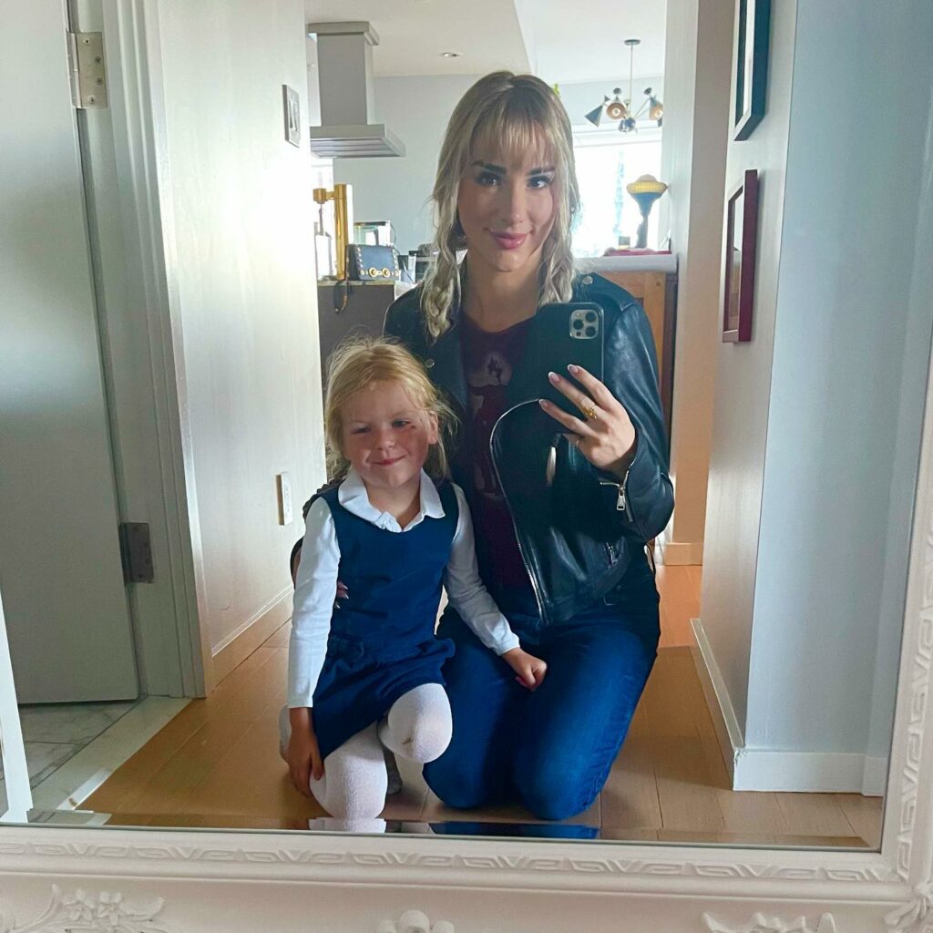 Mikhaila Peterson with her daughter