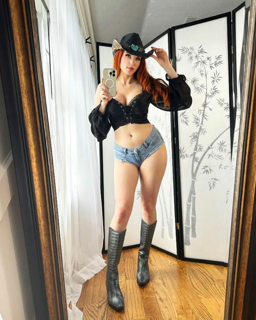 Amouranth height and weight
