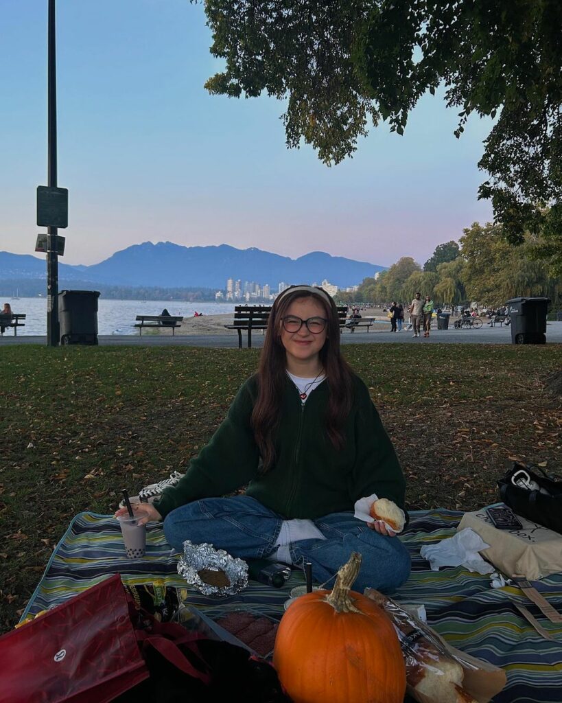 Anna Cathcart on picnic