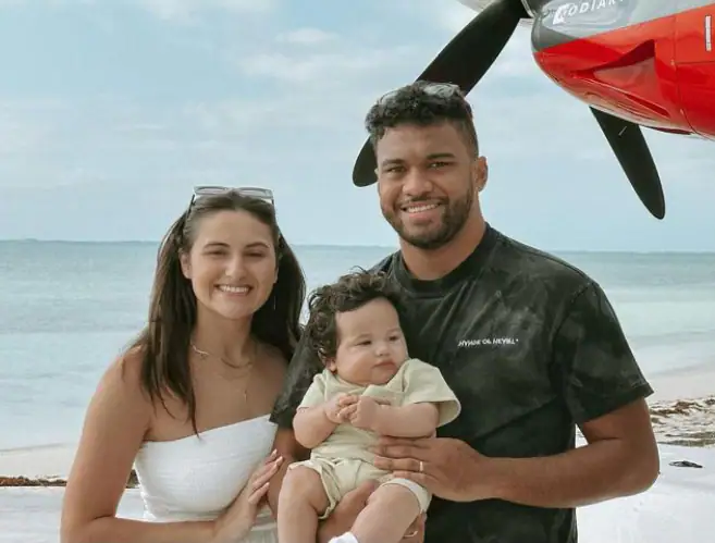 Annah Gore with her husband Tua Tagovailoa and son on vacation