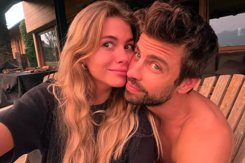Clara Chia Marti romantic selfie with her boyfriend Gerard Pique