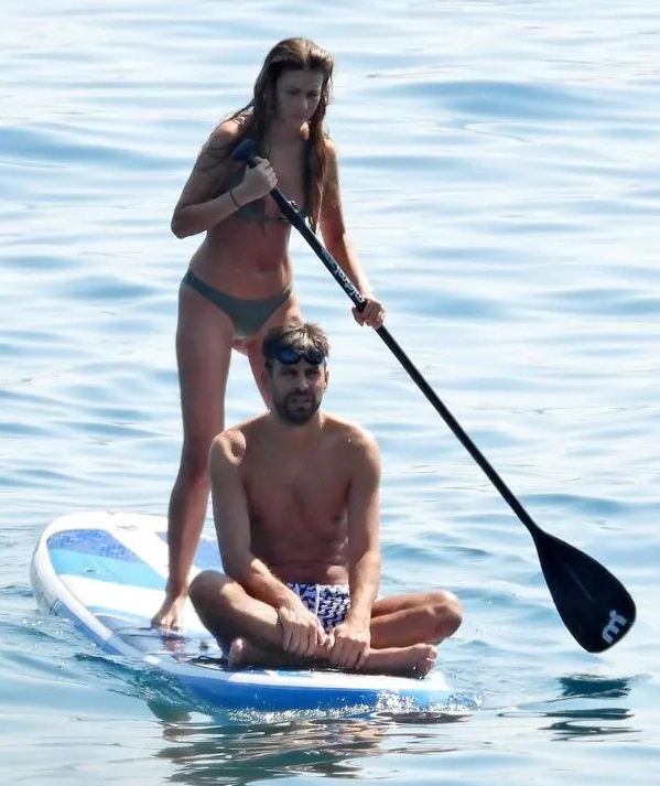 Clara Chia Marti with Gerard Pique on the vacation