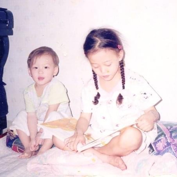 Gia Kim childhood photo with her brother