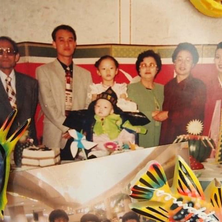 Gia Kim old photo with her parents