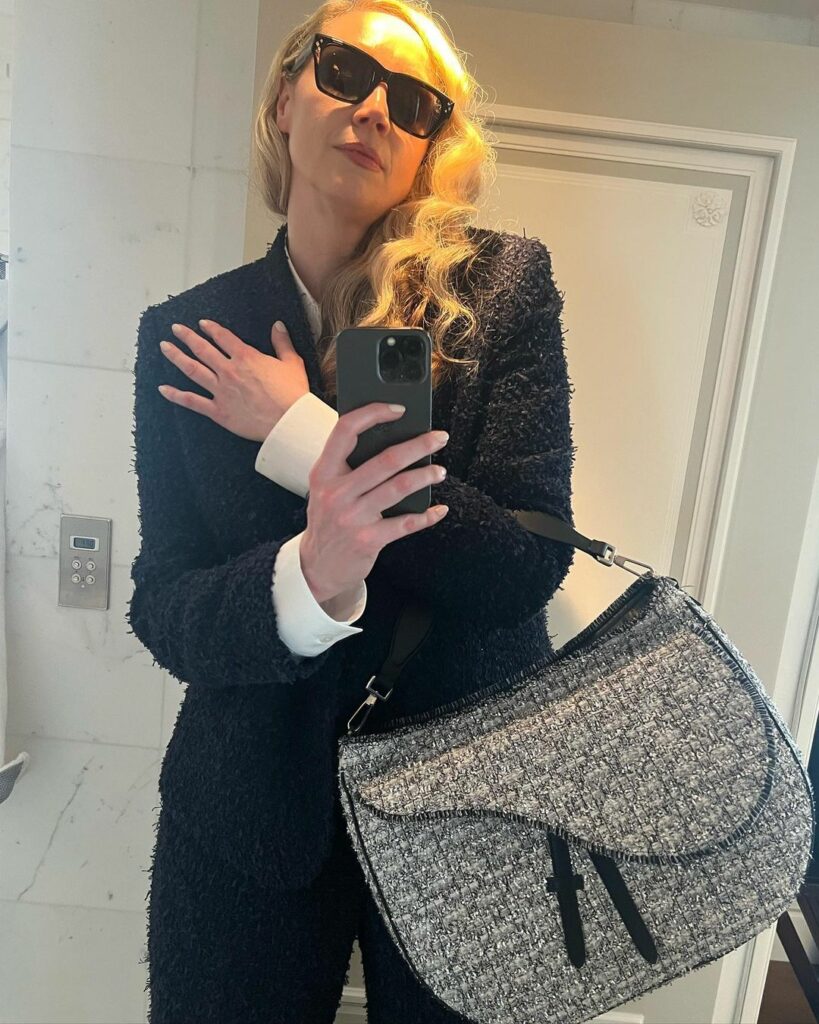 Gwendoline Christie mirror selfie