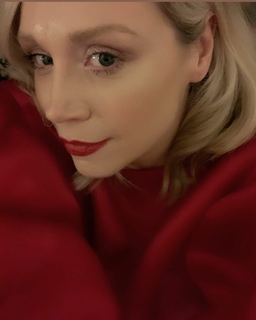 Gwendoline Christie selfie