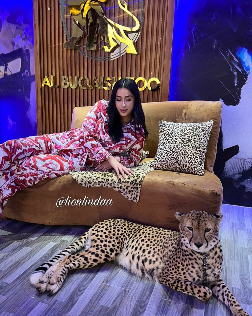 Linda Andrade with her Lion