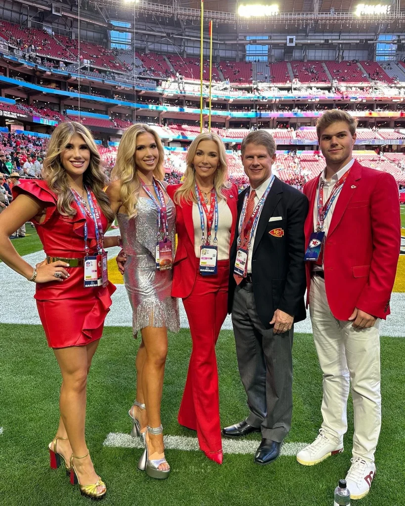 Clark Hunt with his family