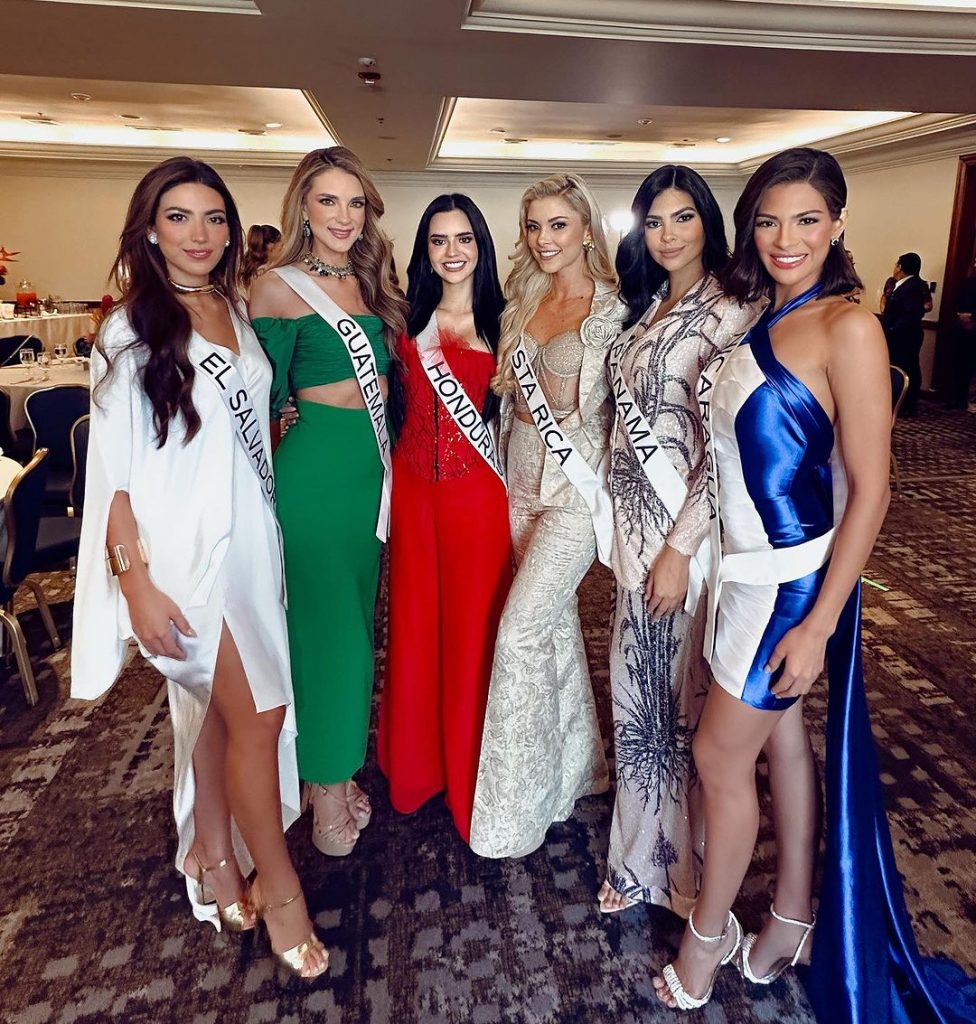 Sheynnis Palacios with other beauty pageants