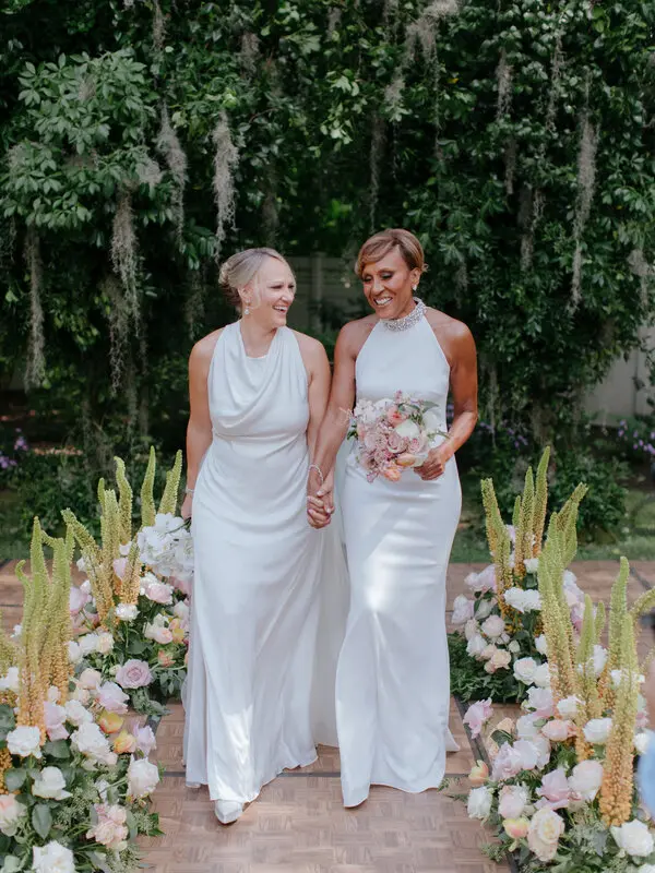 Amber Laign marriage photo with Robin Roberts