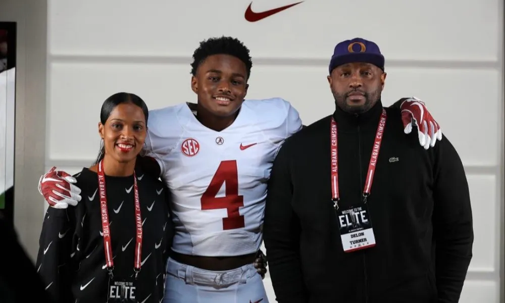 Dallas Turner with his parents