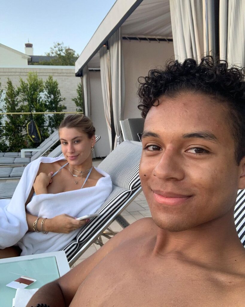 Jaafar Jackson selfie with his girlfriend on a vacation