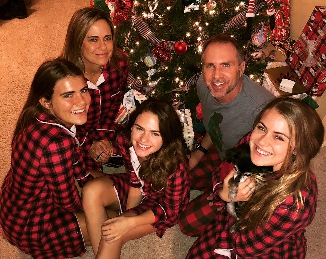 Summer McKeen with her parents and sisters