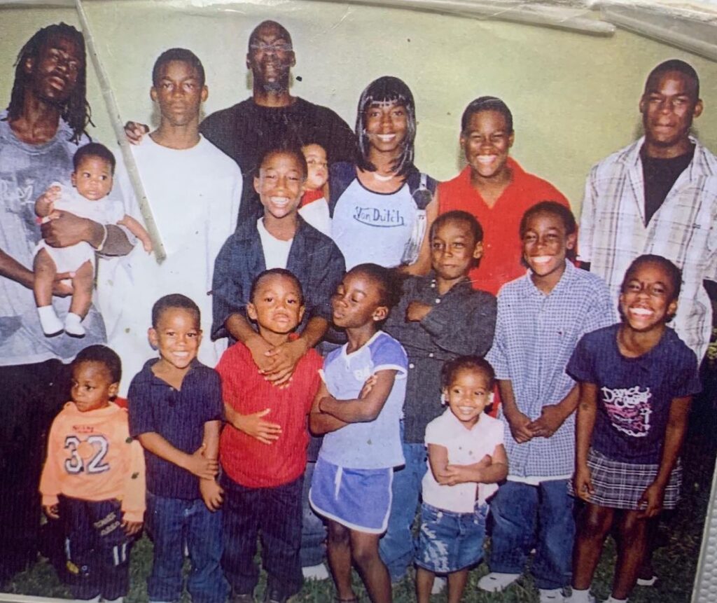 Zay Flowers childhood photo with his family
