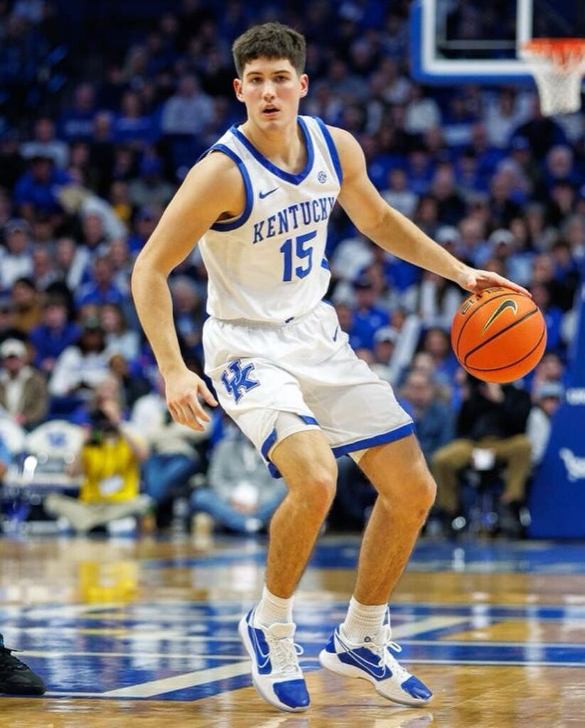 Reed Sheppard playing basketball for Kentucky Wildcats