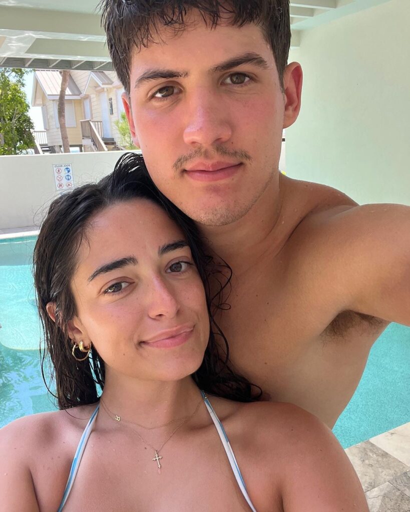 Reed Sheppard with his girlfriend on a vacation