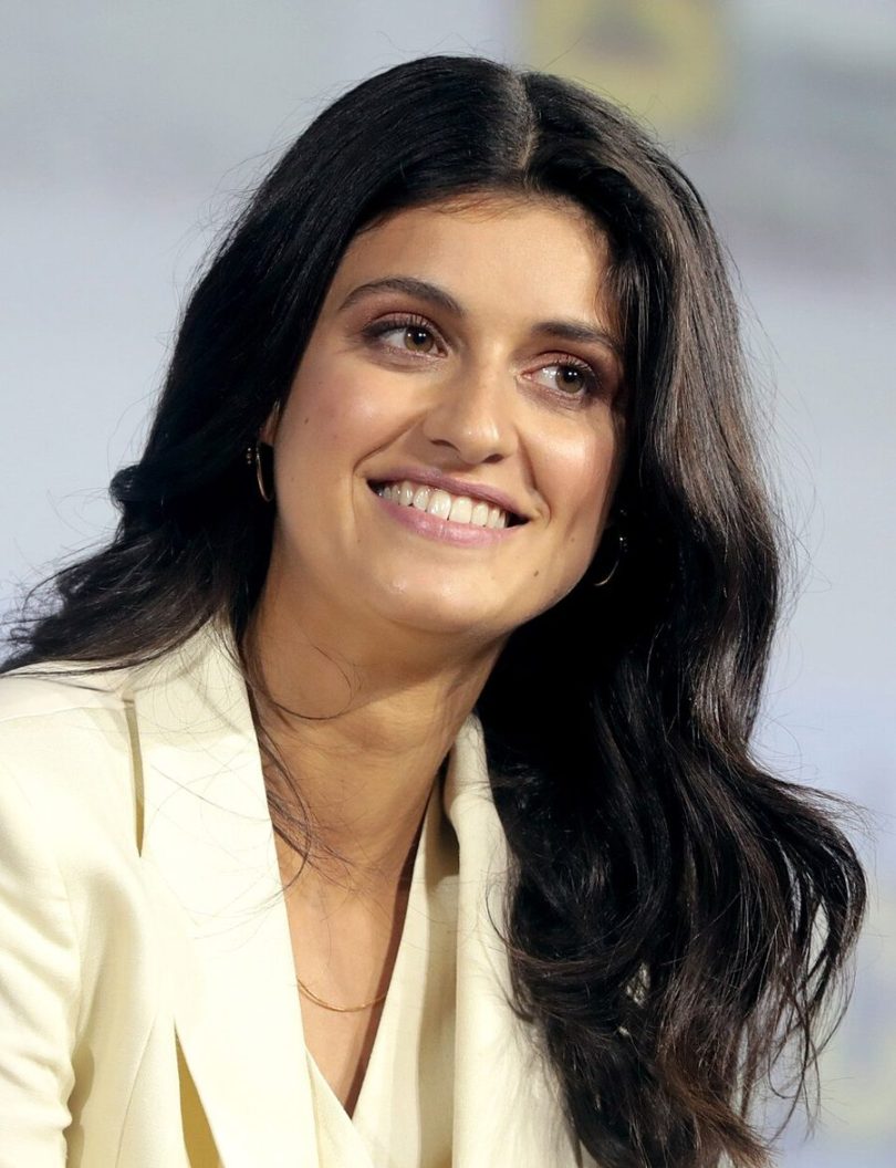 Anya Chalotra Age, Height, Parents, Relationships, Husband, Nationality, Net Worth