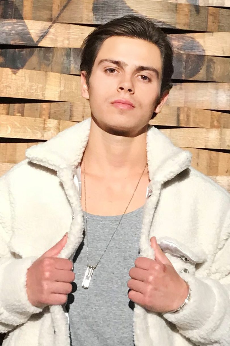 Jake T. Austin Wiki, Age, Height, Wife, Girlfriend, Net Worth, Parents, Children & Biography